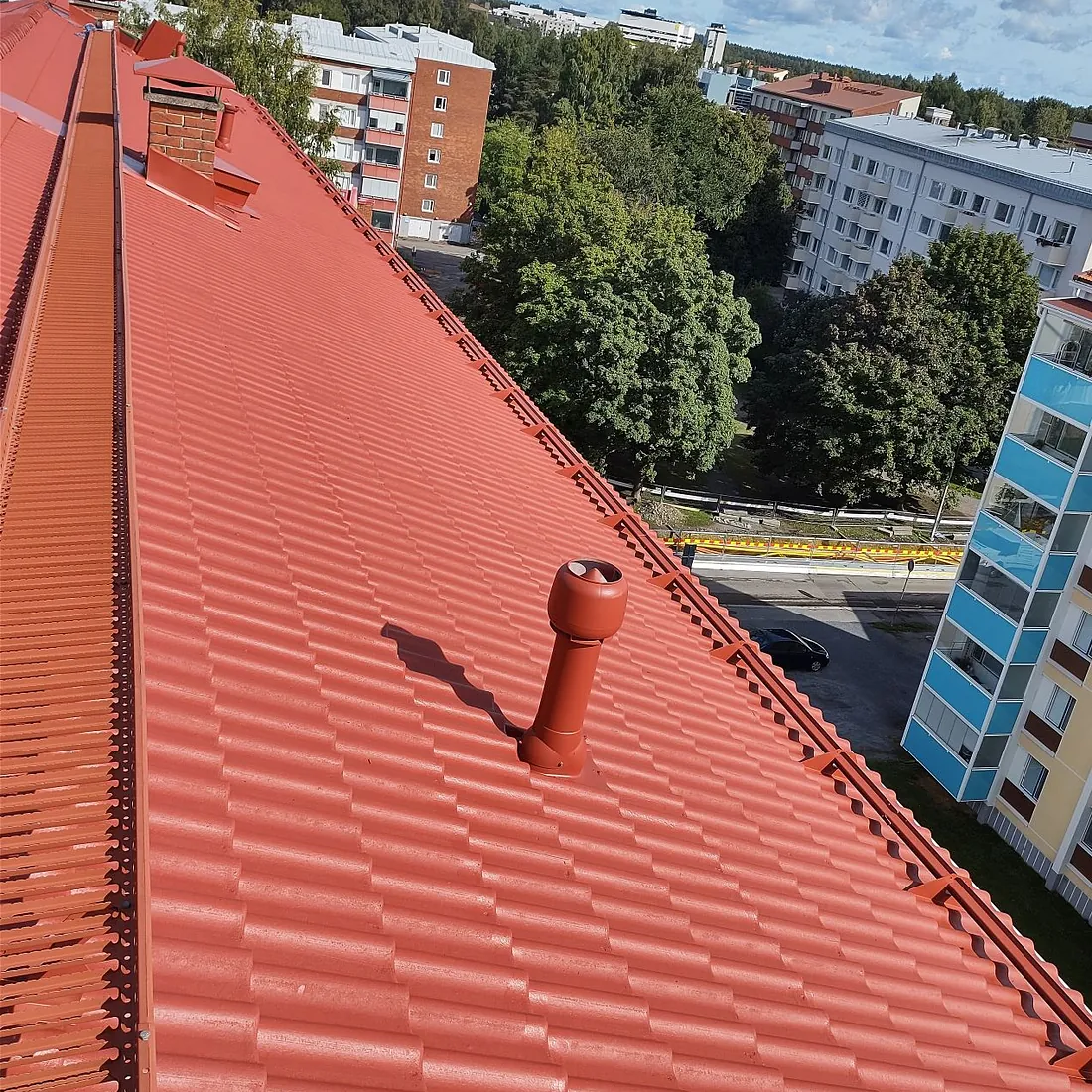 tiilikaton puhdistus ja pinnoitus Kajavi